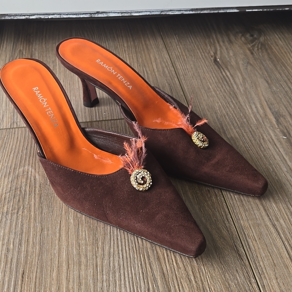 NWOT Vintage Ramon Tenza Aura Brown Suede Kitten Heels